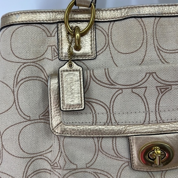 Coach Penelope Signature Linen Tote F19266, also known as a Coach Penelope - Picture 4 of 10